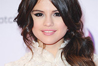 Selena-gomez-side-ponytail-side